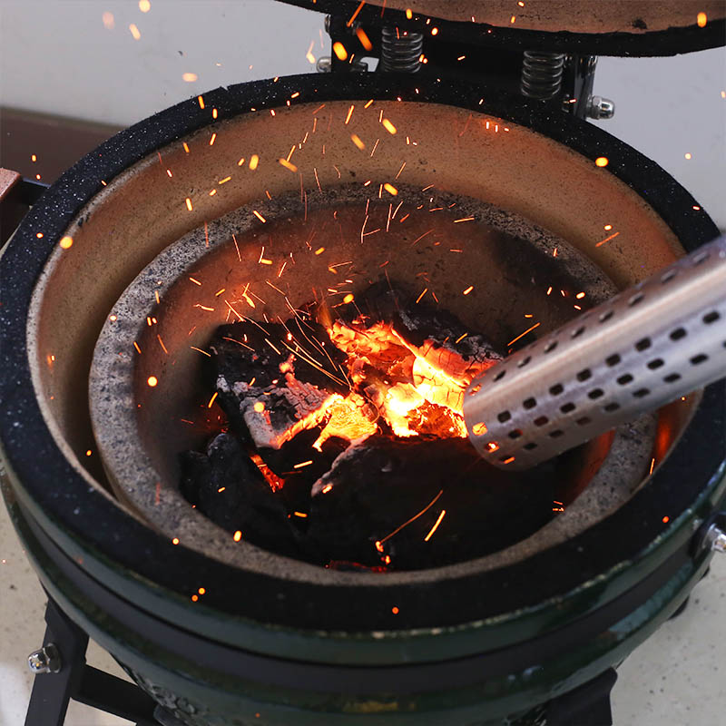 So starten Sie einen Holzkohlegrill ohne Anzünderflüssigkeit